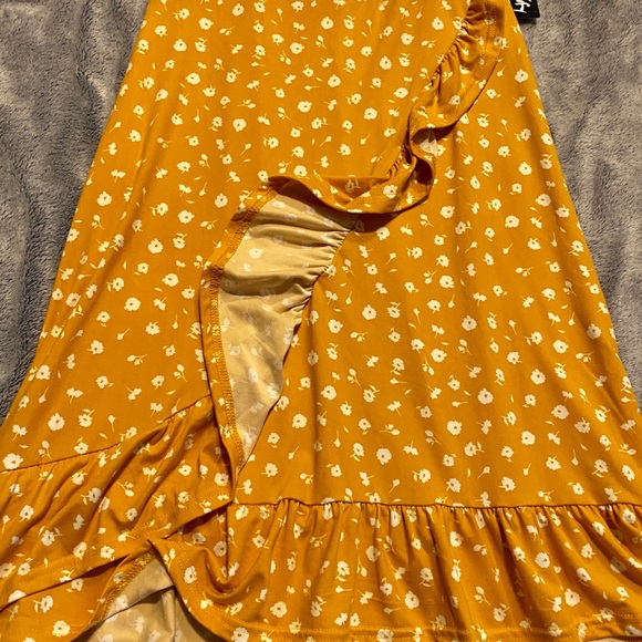 Justify Yellow Floral Sun Dress, Juniors M - Picture 4 of 6